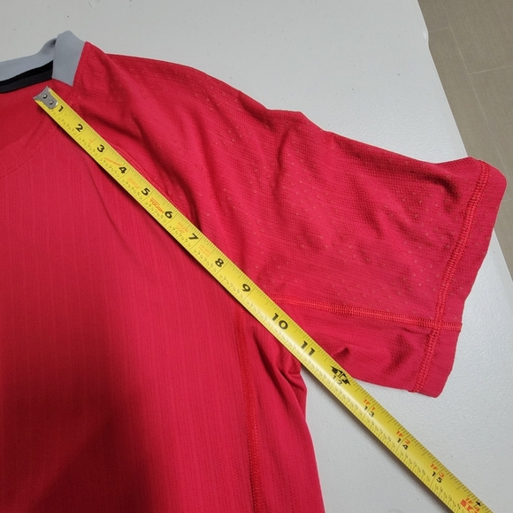 Lululemon Bolt Tech  Short Sleeve. - Picture 12 of 12